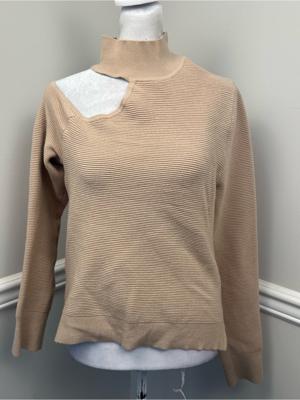 Abercrombie & Fitch Camel Cutout Turtleneck ribbed Sweater M